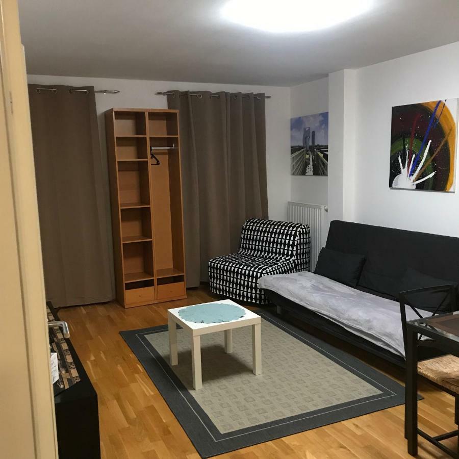 Lg Lovely Apartment Stockerau Ngoại thất bức ảnh
