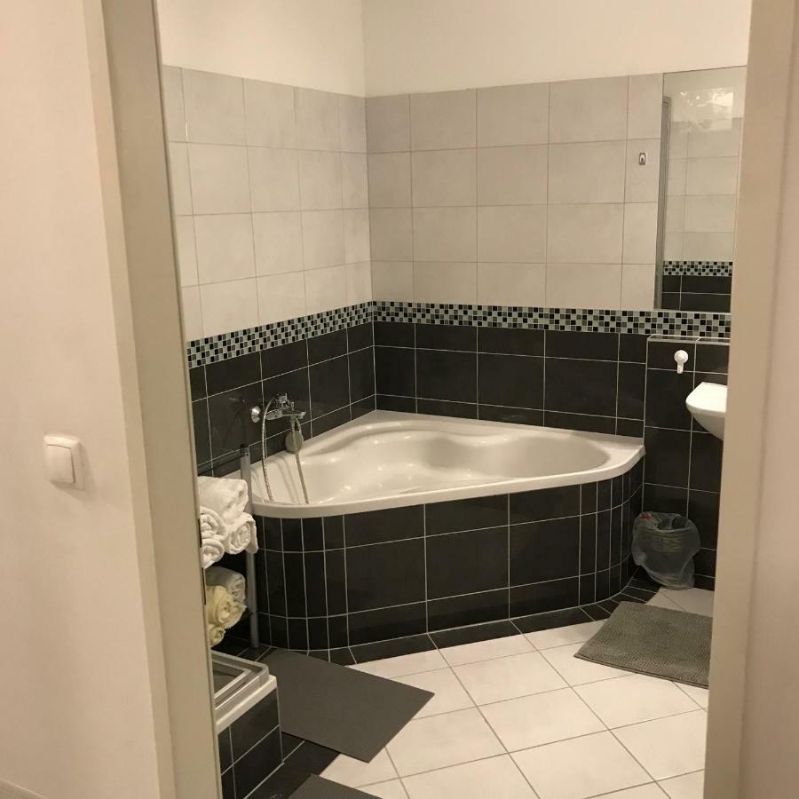Lg Lovely Apartment Stockerau Ngoại thất bức ảnh